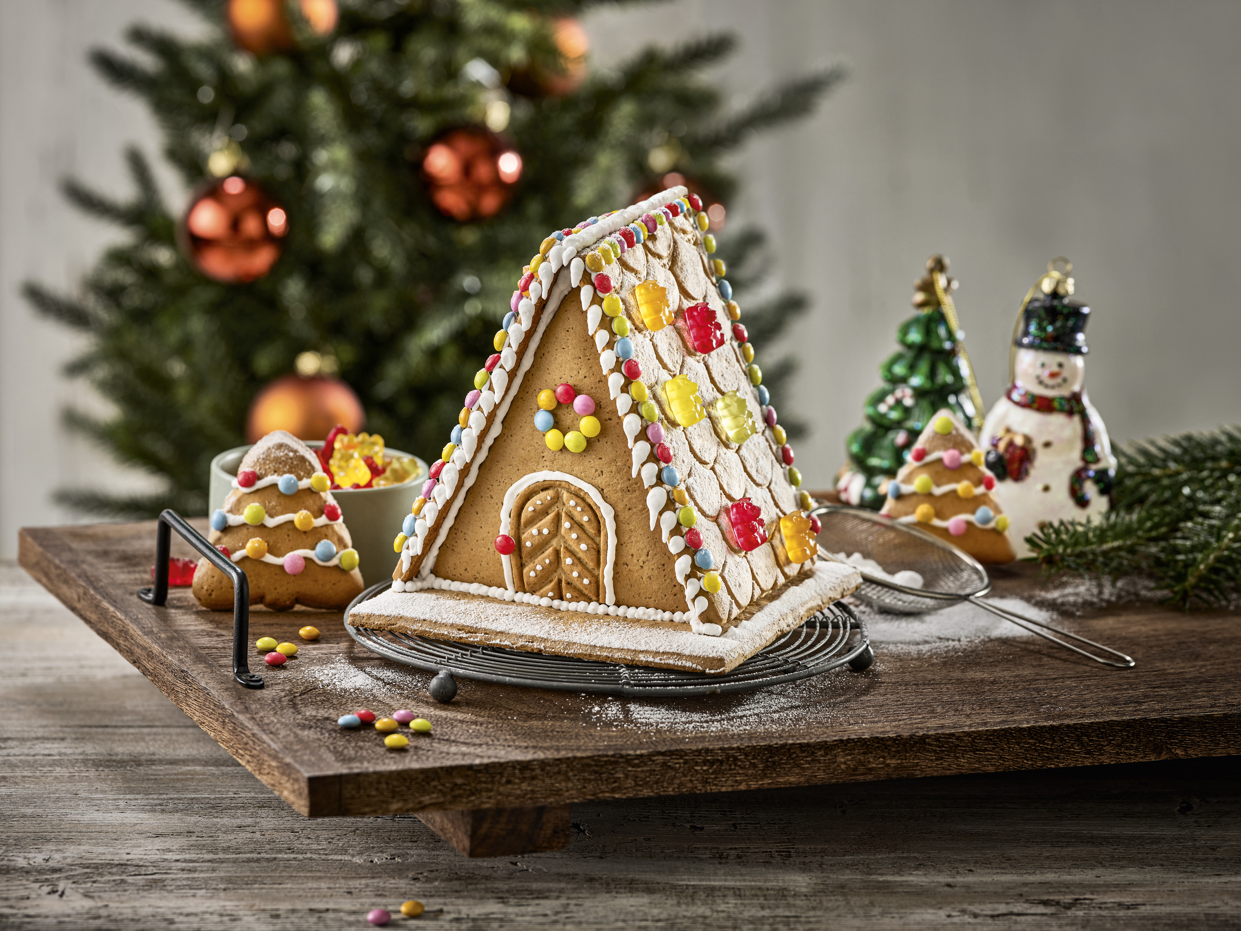61174_2025_Lebkuchen_Bastelhaus_V02_02