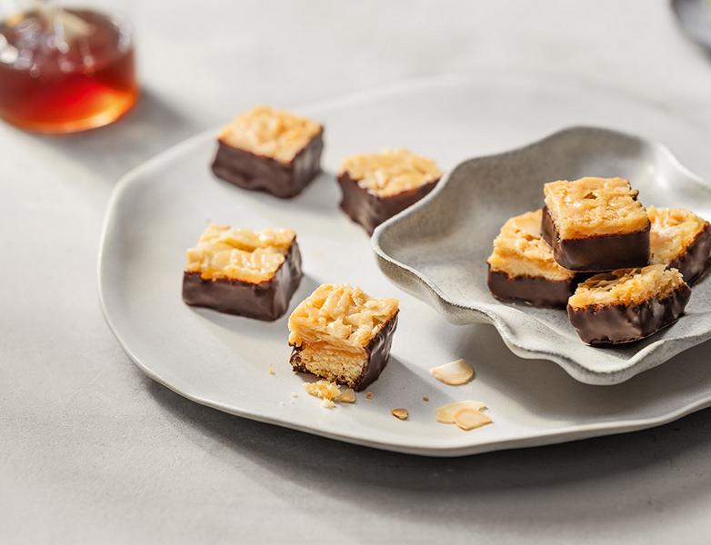 Screenshot 2025-10-21 at 10-48-51 Almond biscuits Lebkuchen-Schmidt